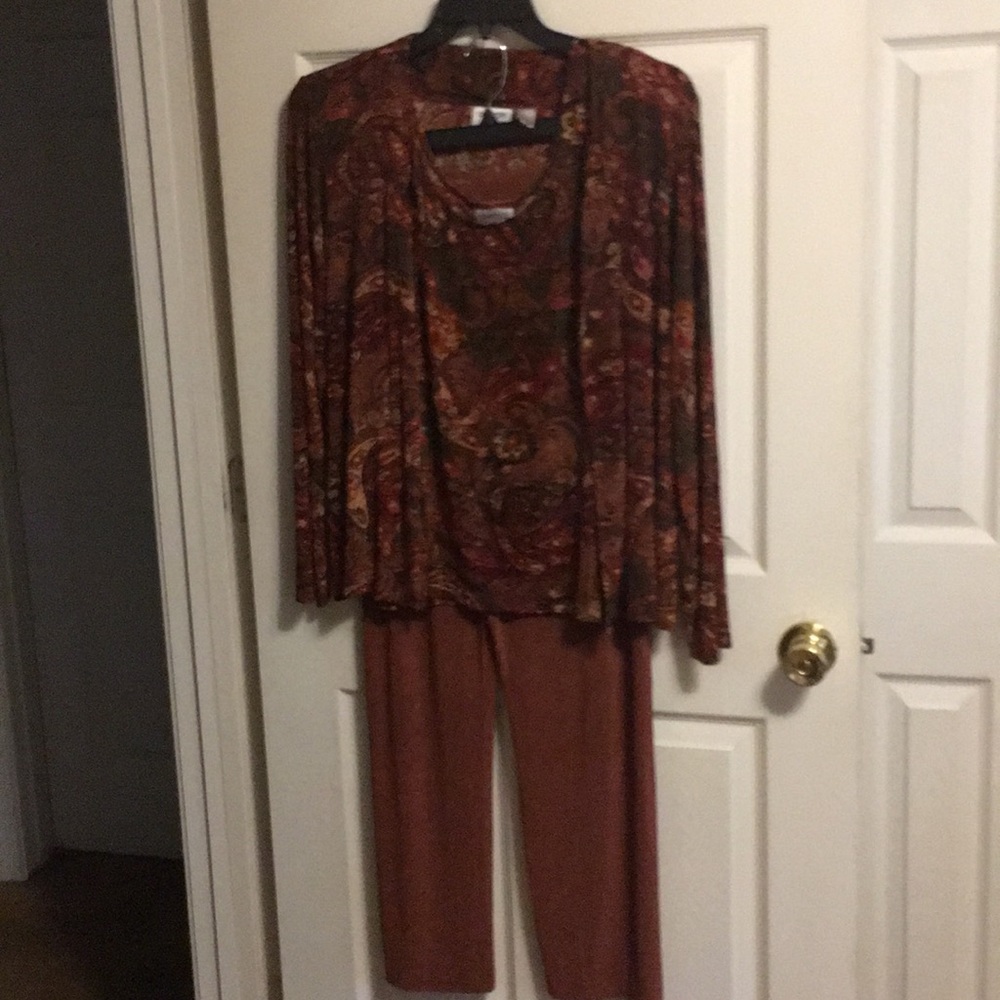 👗Chico’s size 3 / 3 piece set
